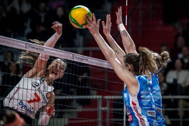 776121898 Hande Baladin of Eczacibasi Dynavit in action during the match. Eczacibasi Dynavit and Imoco Volley Conegiano faced each other in the CEV Women™s Champions League Volley Semifinal game 2, the match took place at Istanbul Burhan Felek Vestel Volleyball Hall on March 20, 2024 Istanbul Istanbul Turkey Copyright: xYagizxGurtugx