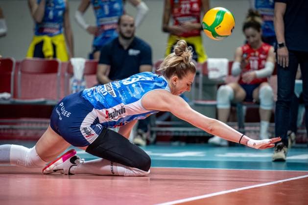 776121898 Sarah Fahr of Imoco Volley in action during the match. Eczacibasi Dynavit and Imoco Volley Conegiano faced each other in the CEV Women™s Champions League Volley Semifinal game 2, the match took place at Istanbul Burhan Felek Vestel Volleyball Hall on March 20, 2024 Istanbul Istanbul Turkey Copyright: xYagizxGurtugx