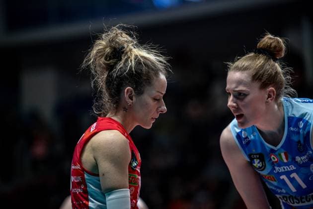 776121898 Monica De Gennaro of Imoco Volley in action during the match. Eczacibasi Dynavit and Imoco Volley Conegiano faced each other in the CEV Women™s Champions League Volley Semifinal game 2, the match took place at Istanbul Burhan Felek Vestel Volleyball Hall on March 20, 2024 Istanbul Istanbul Turkey Copyright: xYagizxGurtugx