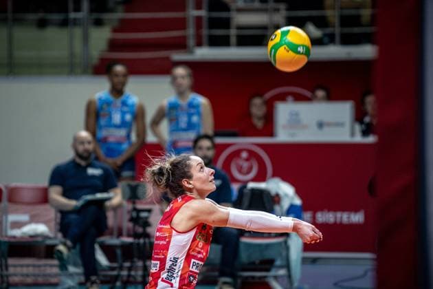 776121898 Monica De Gennaro of Imoco Volley in action during the match. Eczacibasi Dynavit and Imoco Volley Conegiano faced each other in the CEV Women™s Champions League Volley Semifinal game 2, the match took place at Istanbul Burhan Felek Vestel Volleyball Hall on March 20, 2024 Istanbul Istanbul Turkey Copyright: xYagizxGurtugx