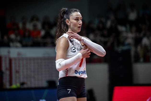 776121898 Hande Baladin of Eczacibasi Dynavit in action during the match. Eczacibasi Dynavit and Imoco Volley Conegiano faced each other in the CEV Women™s Champions League Volley Semifinal game 2, the match took place at Istanbul Burhan Felek Vestel Volleyball Hall on March 20, 2024 Istanbul Istanbul Turkey Copyright: xYagizxGurtugx