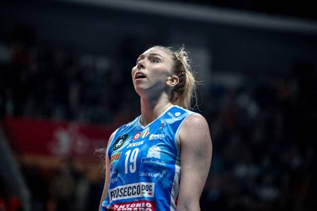 776121898 Sarah Fahr of Imoco Volley in action during the match. Eczacibasi Dynavit and Imoco Volley Conegiano faced each other in the CEV Women™s Champions League Volley Semifinal game 2, the match took place at Istanbul Burhan Felek Vestel Volleyball Hall on March 20, 2024 Istanbul Istanbul Turkey Copyright: xYagizxGurtugx