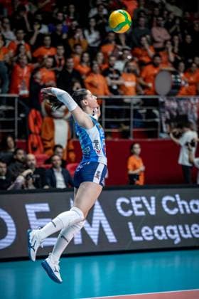 776121898 Anna Bardaro of Imoco Volley in action during the match. Eczacibasi Dynavit and Imoco Volley Conegiano faced each other in the CEV Women™s Champions League Volley Semifinal game 2, the match took place at Istanbul Burhan Felek Vestel Volleyball Hall on March 20, 2024 Istanbul Istanbul Turkey Copyright: xYagizxGurtugx