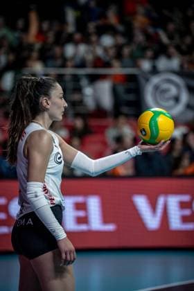 776121898 Hande Baladin of Eczacibasi Dynavit in action during the match. Eczacibasi Dynavit and Imoco Volley Conegiano faced each other in the CEV Women™s Champions League Volley Semifinal game 2, the match took place at Istanbul Burhan Felek Vestel Volleyball Hall on March 20, 2024 Istanbul Istanbul Turkey Copyright: xYagizxGurtugx
