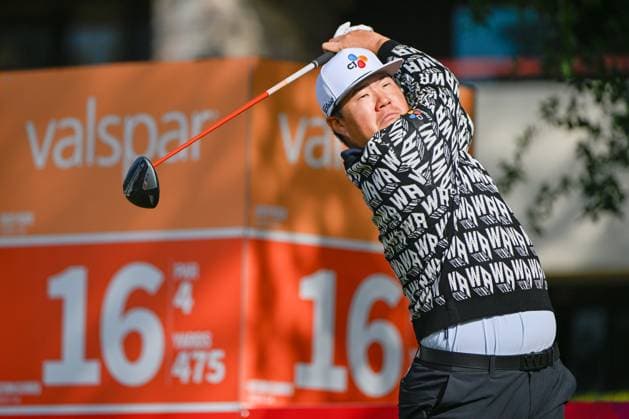 PALM HARBOR, FL - MARCH 21: Sungjae Im (KOR) watches his tee shot on 16 during Rd1 of the Valspar Championship at Innisbrook Resort - Copperhead, on March 21, 2024, in Palm Harbor, Florida. (Photo by Ken Murray Icon Sportswire) GOLF: MAR 21 PGA, Golf Herren Valspar Championship EDITORIAL USE ONLY Icon2403210381