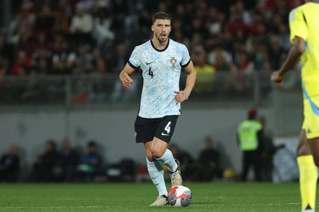 Guimaraes, Portugal, Thursday 21 March 2024 UEFA Friendly Matches Portugal -Sweden, Ruben Dias (Portugal), am Ball, Freisteller, Einzelbild, Ganzkörper, Aktion, Action, Spielszene Copyright: JoaquimxFerreira