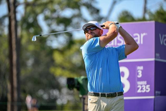 PALM HARBOR, FL - MARCH 21: Erik Barnes (USA) watches his tee shot on 8 during Rd1 of the Valspar Championship at Innisbrook Resort - Copperhead, on March 21, 2024, in Palm Harbor, Florida. (Photo by Ken Murray Icon Sportswire) GOLF: MAR 21 PGA, Golf Herren Valspar Championship EDITORIAL USE ONLY Icon2403210741