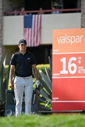 PALM HARBOR, FL - MARCH 21: Jordan Spieth (USA) looks over his tee shot on 16 during Rd1 of the Valspar Championship at Innisbrook Resort - Copperhead, on March 21, 2024, in Palm Harbor, Florida. (Photo by Ken Murray Icon Sportswire) GOLF: MAR 21 PGA, Golf Herren Valspar Championship EDITORIAL USE ONLY Icon2403210771