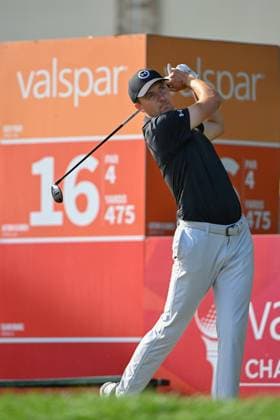 PALM HARBOR, FL - MARCH 21: Jordan Spieth (USA) watches his tee shot on 16 during Rd1 of the Valspar Championship at Innisbrook Resort - Copperhead, on March 21, 2024, in Palm Harbor, Florida. (Photo by Ken Murray Icon Sportswire) GOLF: MAR 21 PGA, Golf Herren Valspar Championship EDITORIAL USE ONLY Icon2403210781