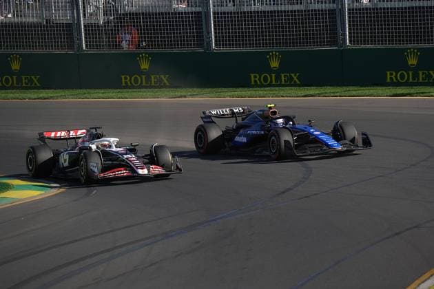 22.03.2024, Albert Park Circuit, Melbourne, FORMULA 1 ROLEX AUSTRALIAN GRAND PRIX 2024 ,im Bild Kevin Magnussen (DNK), Haas F1 Team, Logan Sargeant (USA), Williams Racing Melbourne Albert Park Circuit Victoria Australien