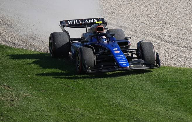 FORMULA 1 ROLEX AUSTRALIAN GRAND PRIX 2024 22.03.2024, Albert Park Circuit, Melbourne, FORMULA 1 ROLEX AUSTRALIAN GRAND PRIX 2024 ,im Bild Ausritt von Logan Sargeant (USA), Williams Racing in das Gras und den Kies.