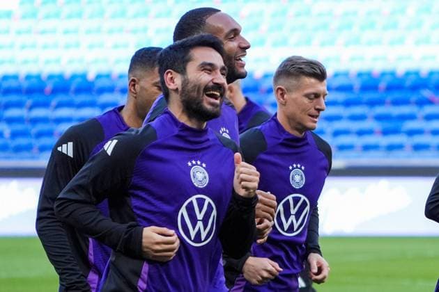 Ilkay Gündogan (Deutschland Germany), Jonathan Tah (Deutschland Germany), Toni Kroos (Deutschland Germany) haben Spaß - Lyon 22.03.2024: Abschlusstraining der Nationalmannschaft