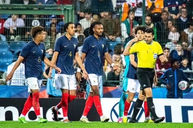 Contestation des joueurs de l™equipe de France aprÃ s le 2eme But Ivoiriens FOOTBALL : France U21, U 21 vs Cote dÂ’Ivoire U21 - Amical international - 22 03 2024 BaptisteAutissier Panoramic 