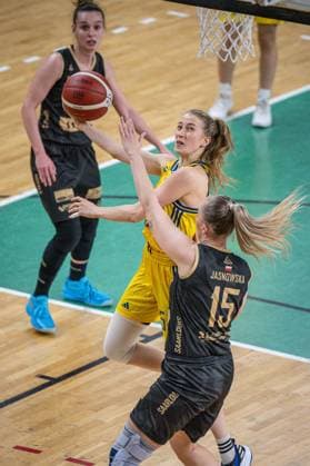 Basketball Berlin 22.03.2024 Saison 2023 2024 1. Bundesliga DBBL Alba Berlin - Saarlouis Royals Lucy Reuß (Alba, No.05) Reuss Monika Jasnowska (Saarlouis, No.15)