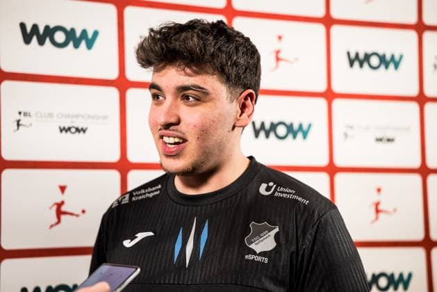 Virtual Bundesliga Club Championship by WOW: Playoffs; 22.03.2024 AYMANE Mokallik Aymane (TSG 1899 Hoffenheim) im Interview nach dem Sieg Virtual Bundesliga Club Championship by WOW: Playoffs, Köln, Strassenkickerbase am 22.03.2024