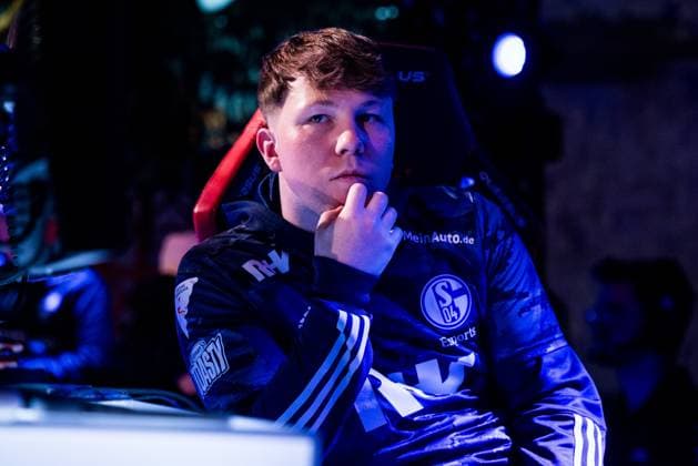 Virtual Bundesliga Club Championship by WOW: Playoffs; 22.03.2024 BUBSCHI10 Bastian Rupsch (FC Schalke 04) Virtual Bundesliga Club Championship by WOW: Playoffs, Köln, Strassenkickerbase am 22.03.2024