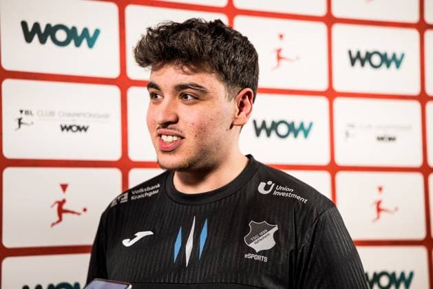 Virtual Bundesliga Club Championship by WOW: Playoffs; 22.03.2024 AYMANE Mokallik Aymane (TSG 1899 Hoffenheim) im Interview nach dem Sieg Virtual Bundesliga Club Championship by WOW: Playoffs, Köln, Strassenkickerbase am 22.03.2024