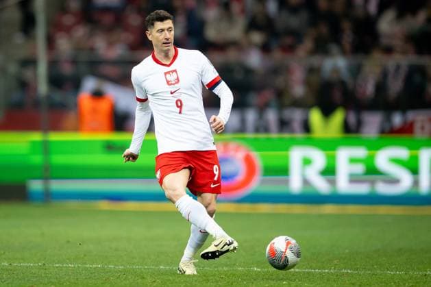 March 21, 2024, Warsaw, Poland: Robert Lewandowski of Poland seen in action during the UEFA EURO, EM, Europameisterschaft,Fussball 2024 qualifiers semi final play off match between Poland and Estonia at the PGE Narodowy in Warsaw. Warsaw Poland - ZUMAs227 20240321_zip_s227_021 Copyright: xMateuszxSlodkowskix