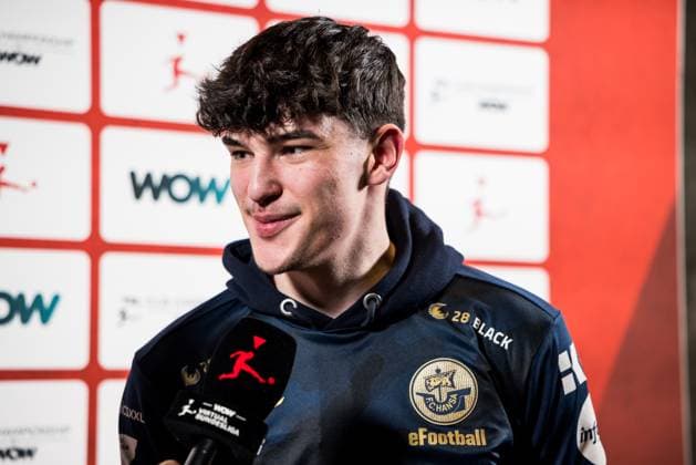 Virtual Bundesliga Club Championship by WOW: Playoffs; 22.03.2024 LUKAS_OFFICIAL11 Lukas Wolff (F.C. Hansa Rostock) im Interview Virtual Bundesliga Club Championship by WOW: Playoffs, Köln, Strassenkickerbase am 22.03.2024