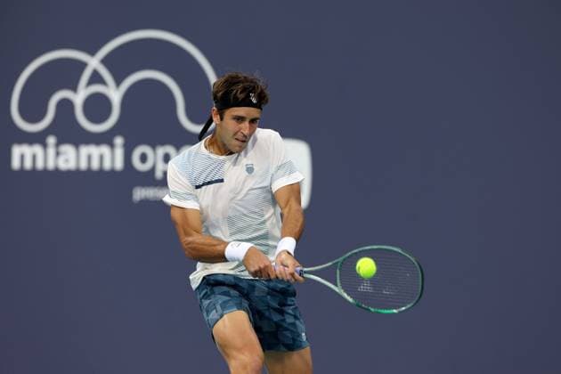 March 22, 2024, Miami Gardens, Florida, United States Of America: MIAMI GARDENS, FLORIDA - MARCH 22: Andy Murray of the United Kingdom hits a shot against TomoÂ¡s MartoÂ­n Etcheverry of Argentina during their match on day 7 of the Miami Open at Hard Rock Stadium on March 22, 2024 in Miami Gardens, Florida....People: Tomas Martin Etcheverry Miami Open Presented by Itau 2024 - Day 7  - ZUMAs214 20240322_ada_s214_148 Copyright: xSMGx