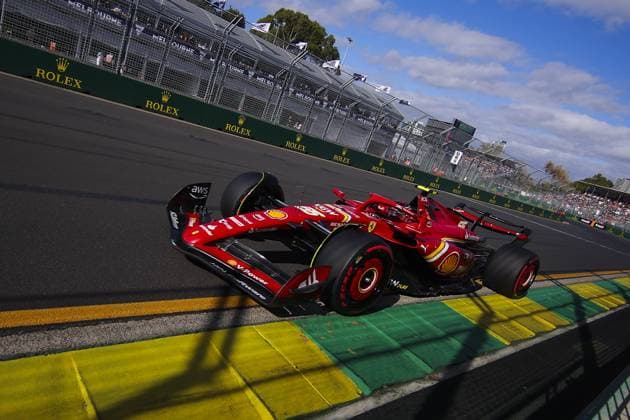 55 SAINZ Carlos (spa), Scuderia Ferrari SF-24, action during the Formula 1 Rolex Australian Grand Prix 2024, 3rd round of the 2024 Formula One World Championship, WM, Weltmeisterschaft from March 22 to 24, 2024 on the Albert Park Circuit, in Melbourne, Australia - F1 - AUSTRALIAN GRAND PRIX 2024 DPPI Panoramic  240323_R03_AUSTRALIA_EA016431