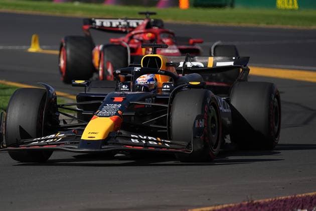 23.03.2024, Albert Park Circuit, Melbourne, FORMULA 1 ROLEX AUSTRALIAN GRAND PRIX 2024 ,im Bild Max Verstappen (NLD), Oracle Red Bull Racing, Charles Leclerc (MCO), Scuderia Ferrari Melbourne Albert Park Circuit Victoria Australien