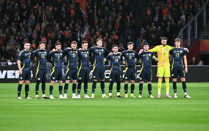 Fussball, Länderspiel, Freundschaftsspiel zur Euro 2024, Amsterdam Arena, Niederlande - Schottland 4:0; Team Schottland, v.li.: John McGinn (SCO), Nathan Patterson (SCO), Ryan Christie (SCO), Ryan Porteous (SCO), Lawrence Shankland (SCO), Scott McTominay (SCO), Billy Graham (SCO), Kieran Tierney (SCO), Andrew Robertson (SCO), Angus Gunn (SCO), Jack Hendry (SCO). UEFA REGULATIONS PROHIBIT ANY USE OF PHOTOGRAPHS AS IMAGE SEQUENCES AND OR QUASI-VIDEO