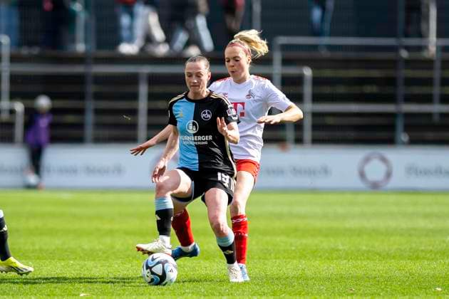 Janina Hechler (1. FC Koeln, 28), hinten foult Vanessa Haim (1. FC Nuernberg, 19), davor. Fussball: Google Pixel Frauen-Bundesliga, Saison 2023 2024, 16. Spieltag, 1. FC Koeln - 1. FC Nuernberg am 23.03.2024 im Franz-Kremer-Stadion in Koeln. Wichtiger Hinweis: Gemaess den Vorgaben der DFL Deutsche Fussball Liga bzw. des DFB Deutscher Fussball-Bund ist es untersagt, in dem Stadion und oder vom Spiel angefertigte Fotoaufnahmen in Form von Sequenzbildern und oder videoaehnlichen Fotostrecken zu verwerten bzw. verwerten zu lassen. Foto: Kirchner-Media TH Copyright: xKirchner-Media THx