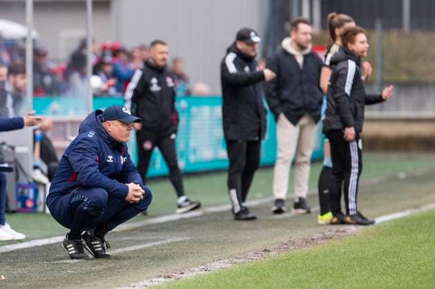 GOOGLE PIXEL Frauen-Bundesliga: 1. FC Köln - 1. FC Nürnberg, 23.03.2024 Daniel Weber (1. FC Köln, Cheftrainer). GOOGLE PIXEL Frauen-Bundesliga, 1. FC Köln - 1. FC Nürnberg, 17. Spieltag, am 23.03.2024, Franz-Kremer-Stadion, Köln DFL regulations prohibit any use of photographs as image sequences and or quasi-video Copyright: xBEAUTIFULxSPORTS Meuselx