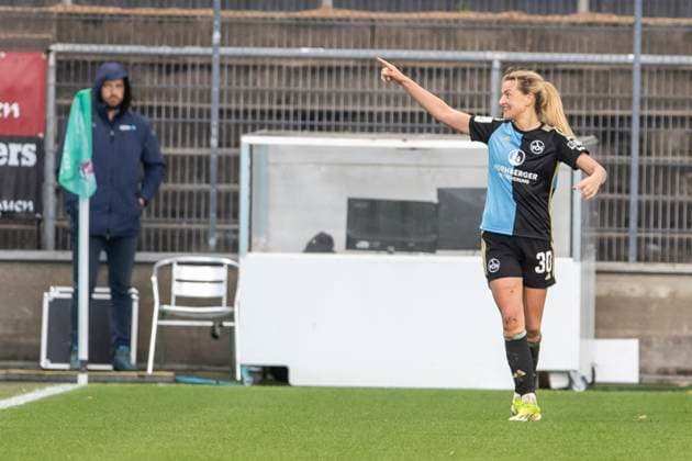 GOOGLE PIXEL Frauen-Bundesliga: 1. FC Köln - 1. FC Nürnberg, 23.03.2024 Medina Desic (1. FC Nürnberg, 30) jubelt nach ihrem Tor zum 3:4. GOOGLE PIXEL Frauen-Bundesliga, 1. FC Köln - 1. FC Nürnberg, 17. Spieltag, am 23.03.2024, Franz-Kremer-Stadion, Köln DFL regulations prohibit any use of photographs as image sequences and or quasi-video Copyright: xBEAUTIFULxSPORTS Meuselx