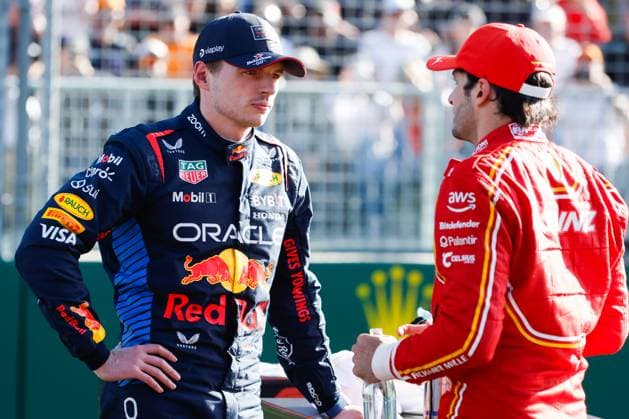 March 23, 2024, Melbourne, Victoria, Australia: Max Verstappen of the Netherlands and Oracle Red Bull Racing with Carlos Sainz of Scuderia Ferrari after qualifying in the 2024 Australian Grand Prix at Albert Park in Melbourne, Australia Melbourne Australia - ZUMAp121 20240323_zsp_p121_026 Copyright: xChrisxPutnamx