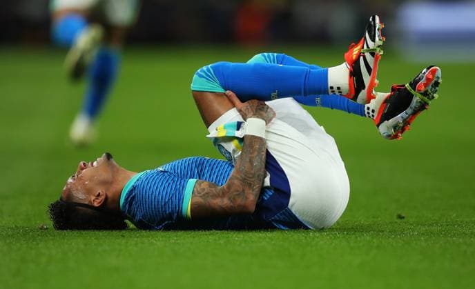 England v Brazil, London, UK - 23 Mar 2024 Raphinha of Brazil goes down during the International Friendly, Länderspiel, Nationalmannschaft match between England and Brazil at Wembley Stadium, London on 23 March 2024 ( London Wembley Stadium London England Copyright: xMicahxCrook PPAUKx PPA-100895