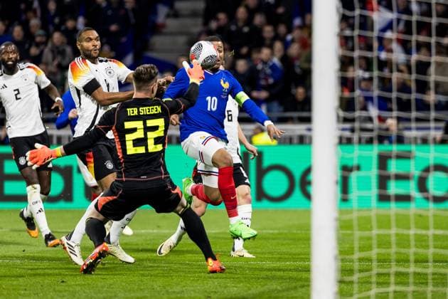 UEFA Freundschaftsspiel: Frankreich - Deutschland; 23.03.2024 Torschuss Kylian Mbappe (Frankreich, 10), Marc-Andre ter Stegen (Deutschland, 22) blockt den Schuss UEFA Freundschaftsspiel: Frankreich - Deutschland, Lyon, Groupama Stadium am 23.03.2024 Copyright: xBEAUTIFULxSPORTS Wunderlx