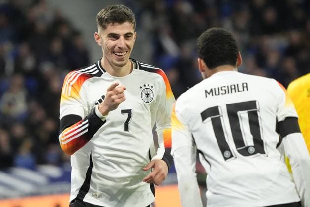 Sport Bilder des Tages celebrate the goal, Torjubel zum 0:2 Kai Havertz (Deutschland Germany) mit Dank an Vorbereiter Jamal Musiala (Deutschland Germany) - Lyon 23.03.2024: Frankreich vs. Deutschland, Groupama Stadium Lyon, Freundschaftspiel, Friendly