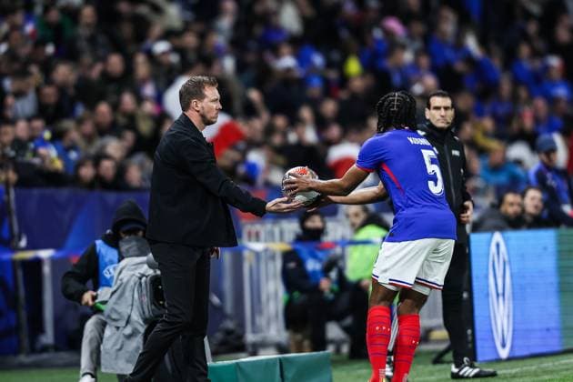 Fussball, UEFA Länderspiel Saison 2023 24 Freundschaftsspiel Frankreich - Deutschland 23.03.2024, Groupama Stadium Lyon Julian Nagelsmann (Trainer Deutschland) Jules Kounde (Frankreich, 5) Lyon Groupama Stadium Frankreich