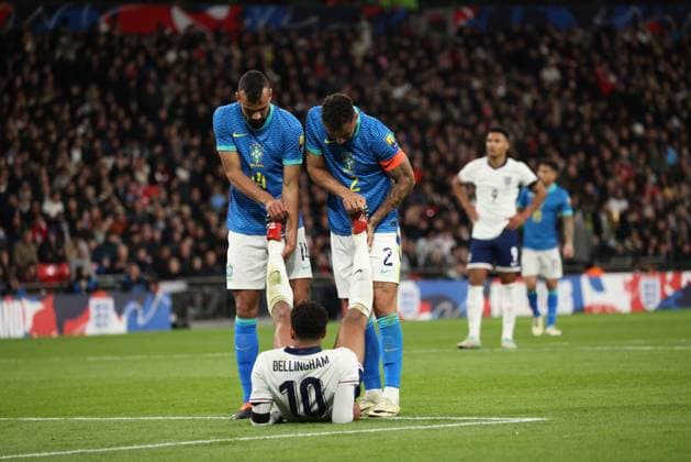Sport Bilder des Tages Jude Bellingham (E) Fabricio Bruno (B) Danilo (B) at the England v Brazil international match, Länderspiel, Nationalmannschaft at Wembley Stadium, London, UK on 23rd March, 2024. 