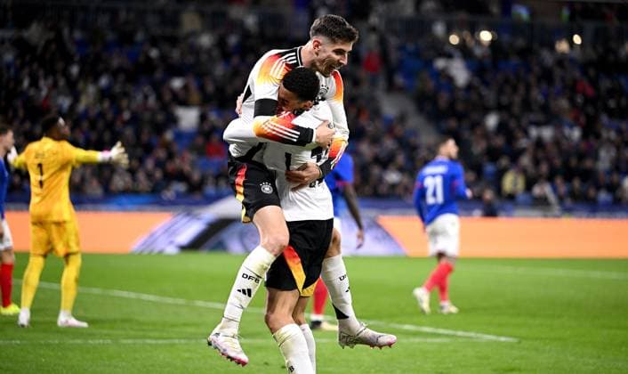 FUSSBALL INTERNATIONAL Testspiel in Lyon Frankreich - Deutschland 23.03.2023 Jubel nach dem Tor zum 0 - 2 , Torschuetze Kai Havertz (li.) mit Jamal Musiala (re, Deutschland)