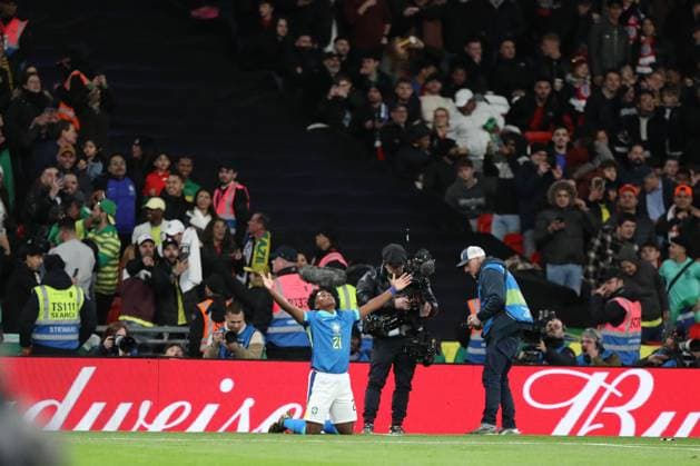 Endrick of Brazil celebrates his goal during the International Friendly, Länderspiel, Nationalmannschaft match between England and Brazil at Wembley Stadium, London, England on 23 March 2024. Copyright: xJoshuaxSmithx 40230041