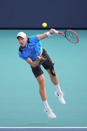 March 23, 2024, Miami, Florida, USA: DENIS SHAPOVALOV (Canada) serving to S. Tsitsipas (Greece) during the second round of men s singles at the Miami Open tennis tournament. Shapovalov won the match 6-2, 6-4. Miami USA - ZUMAd212 20240323_zsp_d212_014 Copyright: xRichardxDolex