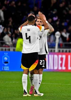 23.03.2024, Fussball Nationalteams Freundschaftsspiele 2024, Frankreich - Deutschland, im Groupama Stadium (Lyon, Frankreich). Jonathan Tah (Deutschland) und Robert Andrich (Deutschland)