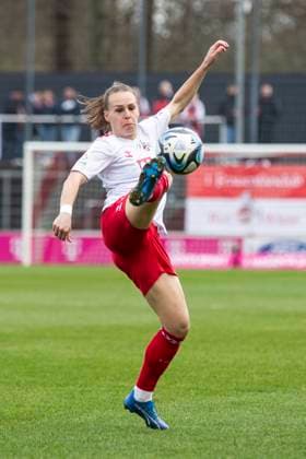 GOOGLE PIXEL Frauen-Bundesliga: 1. FC Köln - 1. FC Nürnberg, 23.03.2024 Dora Zeller (1. FC Köln, 19). GOOGLE PIXEL Frauen-Bundesliga, 1. FC Köln - 1. FC Nürnberg, 17. Spieltag, am 23.03.2024, Franz-Kremer-Stadion, Köln DFL regulations prohibit any use of photographs as image sequences and or quasi-video Copyright: xBEAUTIFULxSPORTS Meuselx