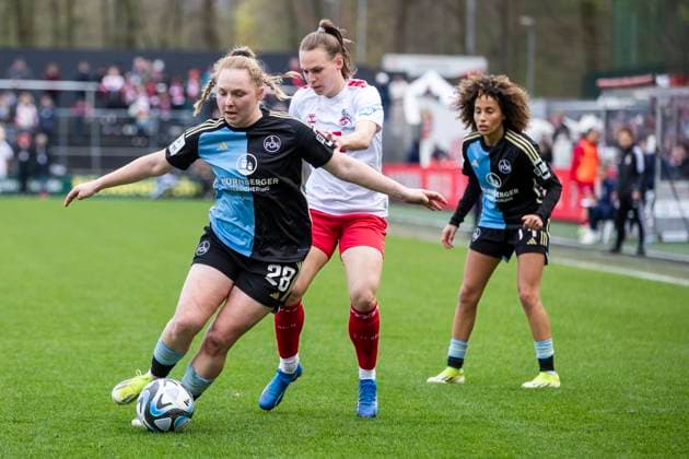 GOOGLE PIXEL Frauen-Bundesliga: 1. FC Köln - 1. FC Nürnberg, 23.03.2024 Madeleine Steck (1. FC Nürnberg, 28) im Zweikampf mit Dora Zeller (1. FC Köln, 19). GOOGLE PIXEL Frauen-Bundesliga, 1. FC Köln - 1. FC Nürnberg, 17. Spieltag, am 23.03.2024, Franz-Kremer-Stadion, Köln DFL regulations prohibit any use of photographs as image sequences and or quasi-video Copyright: xBEAUTIFULxSPORTS Meuselx