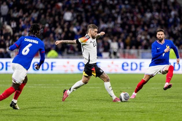 UEFA Freundschaftsspiel: Frankreich - Deutschland; 23.03.2024 Zweikampf Robert Andrich (Deutschland, 23), Olivier Giroud (Frankreich, 9) UEFA Freundschaftsspiel: Frankreich - Deutschland, Lyon, Groupama Stadium am 23.03.2024 Copyright: xBEAUTIFULxSPORTS Wunderlx