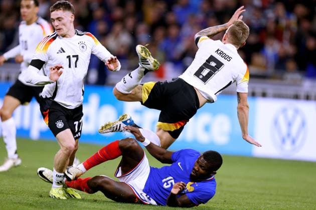 KROOS Toni Team Deutschland mit THURAM Laenderspiel Frankreich - Deutschland 0 : 2 am 23. 03. 2024 in Lyon DFL REGULATIONS PROHIBIT ANY USE OF PHOTOGRAPHS as IMAGE SEQUENCES and or QUASI-VIDEO Copyright: xLacixPerenyix