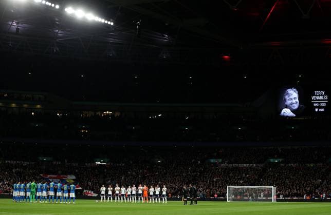 A minutes applause for England Manager Terry Venables England v Brazil - International Friendly, Länderspiel, Nationalmannschaft Football, Wembley Stadium. UK. 23 MAR 2024 Editorial use only  Copyright: xJASONPIX Shutterstockx 14399594dg