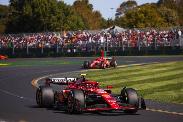 55 SAINZ Carlos (spa), Scuderia Ferrari SF-24, action during the Formula 1 Rolex Australian Grand Prix 2024, 3rd round of the 2024 Formula One World Championship, WM, Weltmeisterschaft from March 22 to 24, 2024 on the Albert Park Circuit, in Melbourne, Australia - F1 - AUSTRALIAN GRAND PRIX 2024 DPPI Panoramic  240324_R03_AUSTRALIA_EA022420