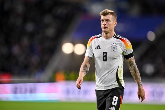 23.03.2024, Lyon, France, Groupama Stadium, Frankreich vs Deutschland - International Friendly, Länderspiel, Nationalmannschaft Toni Kroos (Germany) Schaut (Foto H. Langer) Lyon Groupama Stadium France