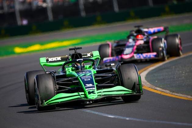 77 BOTTAS Valtteri (fin), Stake F1 Team Kick Sauber C44, action during the Formula 1 Rolex Australian Grand Prix 2024, 3rd round of the 2024 Formula One World Championship, WM, Weltmeisterschaft from March 22 to 24, 2024 on the Albert Park Circuit, in Melbourne, Australia - F1 - AUSTRALIAN GRAND PRIX 2024 DPPI Panoramic  240324_R03_AUSTRALIA_EA011887.JPG