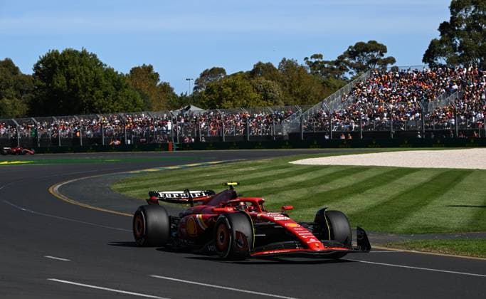 AUSTRALIAN F1 GRAND PRIX, Carlos Sainz of Ferrari drives during the Australian Grand Prix 2024 at Albert Park Circuit in Melbourne, Sunday, March 24, 2024. ( NO ARCHIVING, EDITORIAL USE ONLY, NO USE IN BOOKS WITHOUT CONSENT MELBOURNE VICTORIA AUSTRALIA  Copyright: xJOELxCARRETTx 20240324001921940779