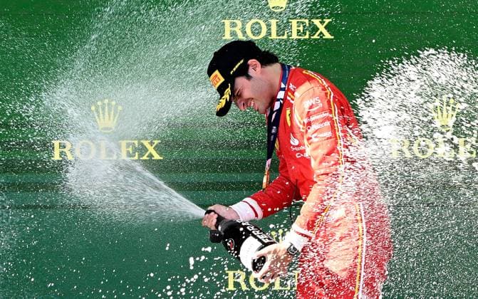 Bilder des Jahres 2024, Sport 03 März Sport Themen der Woche KW12 Sport Bilder des Tages AUSTRALIAN F1 GRAND PRIX, Carlos Sainz of Spain celebrates after winning the Australian Grand Prix 2024 at Albert Park Circuit in Melbourne, Sunday, March 24, 2024. ( NO ARCHIVING, EDITORIAL USE ONLY, NO USE IN BOOKS WITHOUT CONSENT MELBOURNE VICTORIA AUSTRALIA  Copyright: xJAMESxROSSx 20240324001921956684